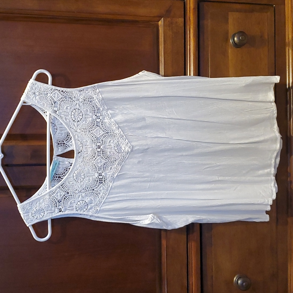 Maurices white sleeveless blouse